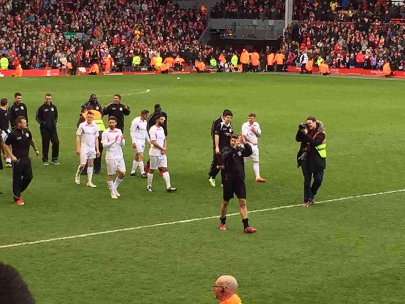 FM26逆天Bug，外场球员“闪现”至门前挡出对方主罚的点球（FM26离谱漏洞：外场球员瞬移到门前封出对手点球）