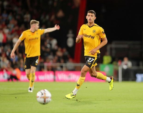 又凌晨自然醒了！曼联也领先了！能不能稳住（又是凌晨惊醒，曼联已先拔头筹，能否稳住胜势？）