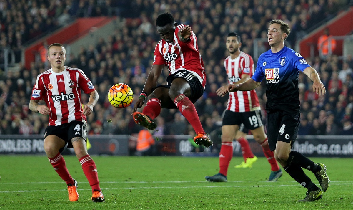 巴恩斯：我仍保有代表苏格兰踢球的资格，但最近没想过这件事（巴恩斯：仍具为苏格兰出战资格，但近期并未将此纳入考虑）