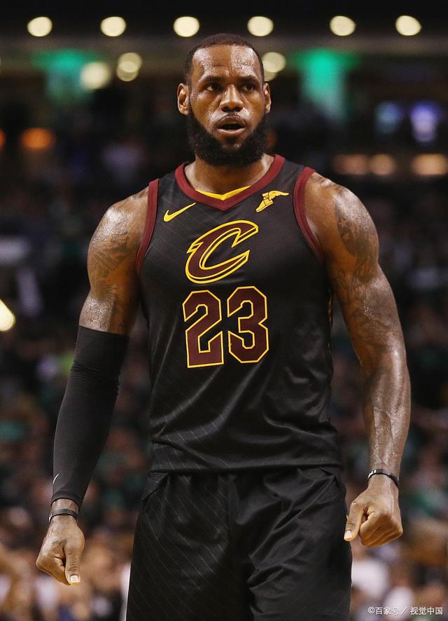 杀死比赛！鲍尔超远三分再中扩大领先优势（鲍尔再中超远三分，拉大分差锁定胜局）