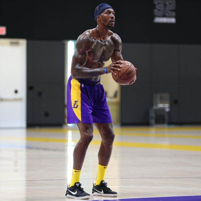 巴克利：浓眉的情况太糟糕了，独行侠是时候围绕弗拉格重建了（巴克利：浓眉状态不妙，独行侠是时候以弗拉格为核心重建）