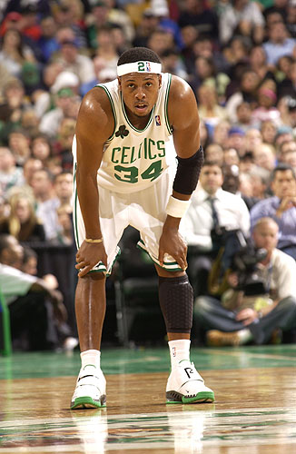 国王杯半场：姆巴佩点射+造乌龙，皇马暂2-0塔拉维亚（国王杯半场战报：姆巴佩点球破门又造乌龙，皇马暂2-0领先塔拉维亚）