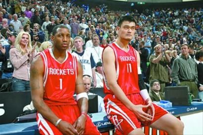 北京国安队获足协杯赛冠军，贺信来了！（北京国安捧起足协杯冠军，贺信送达！）