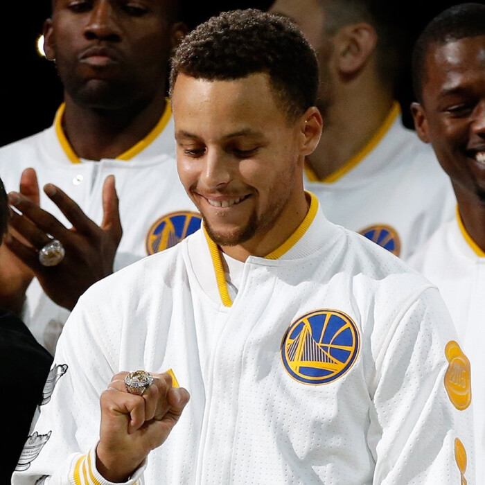 延续火力！瓦塞尔速射三分再度命中 半场不到已射落5记三分（火力全开！瓦塞尔再中速射三分，半场未至已命中5记三分）