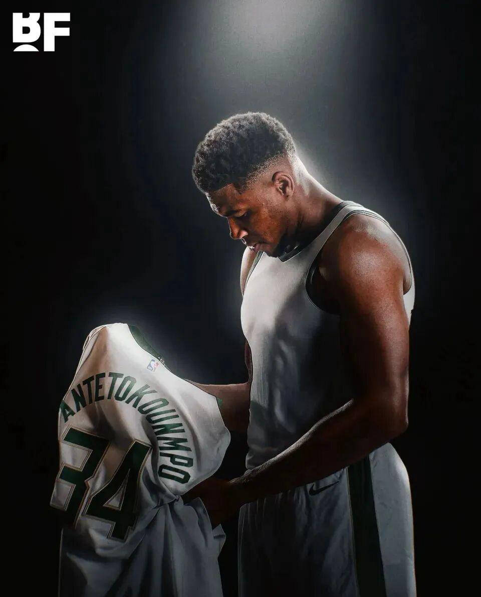 杜兰特：我完全可以一直出手，但主动传球会让队友建立信心（杜兰特：我能一直投，但主动分享球更能提升队友信心）