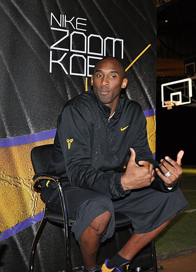 队报评法甲第14轮最佳阵：托万助朗斯登顶领衔，巴黎无人入选（法甲第14轮最佳阵容出炉：托万率朗斯登顶，巴黎无人上榜）