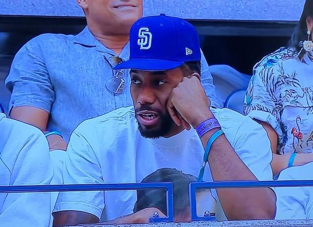 NBA：湖人险胜火箭 詹姆斯砍下全场最高分（NBA：湖人险胜火箭，詹姆斯斩获全场最高得分）