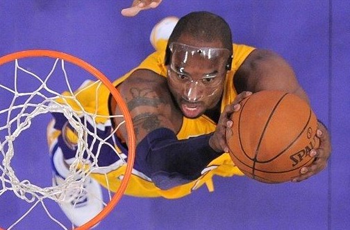 拉文空砍34分＆威少献三双，国王不敌爵士遭遇连败（拉文34分难救主，威少三双助爵士击败国王送其连败）