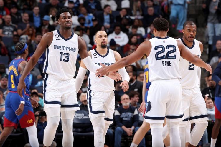 足球报：卢卡斯接近留在浙江队，俱乐部有可能签下朴镇燮（足球报：卢卡斯有望留在浙江队，俱乐部或将签下朴镇燮）