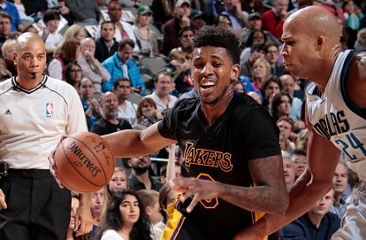 AC米兰主场气势如虹（AC米兰主场势不可挡）